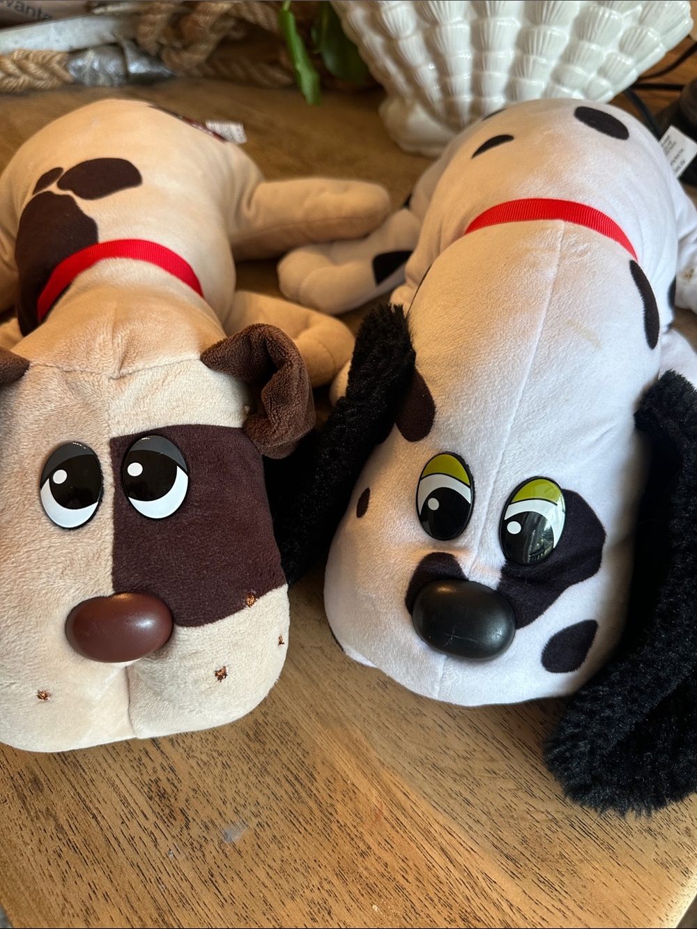 Pound puppies Plush Dog toy set of 2 white brown 2021 22 cute soft puppy HASBRO